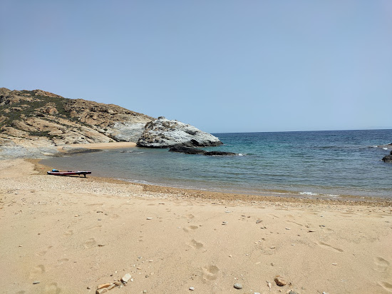 Alevrakia Beach