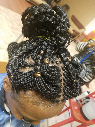 Hair Salon «La Diva hair Braiding Salon and Supplies», reviews and photos, 446 University Ave W, St Paul, MN 55103, USA