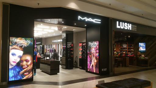 M·A·C Cosmetics, 5 Woodfield Mall, Schaumburg, IL 60173, USA, 