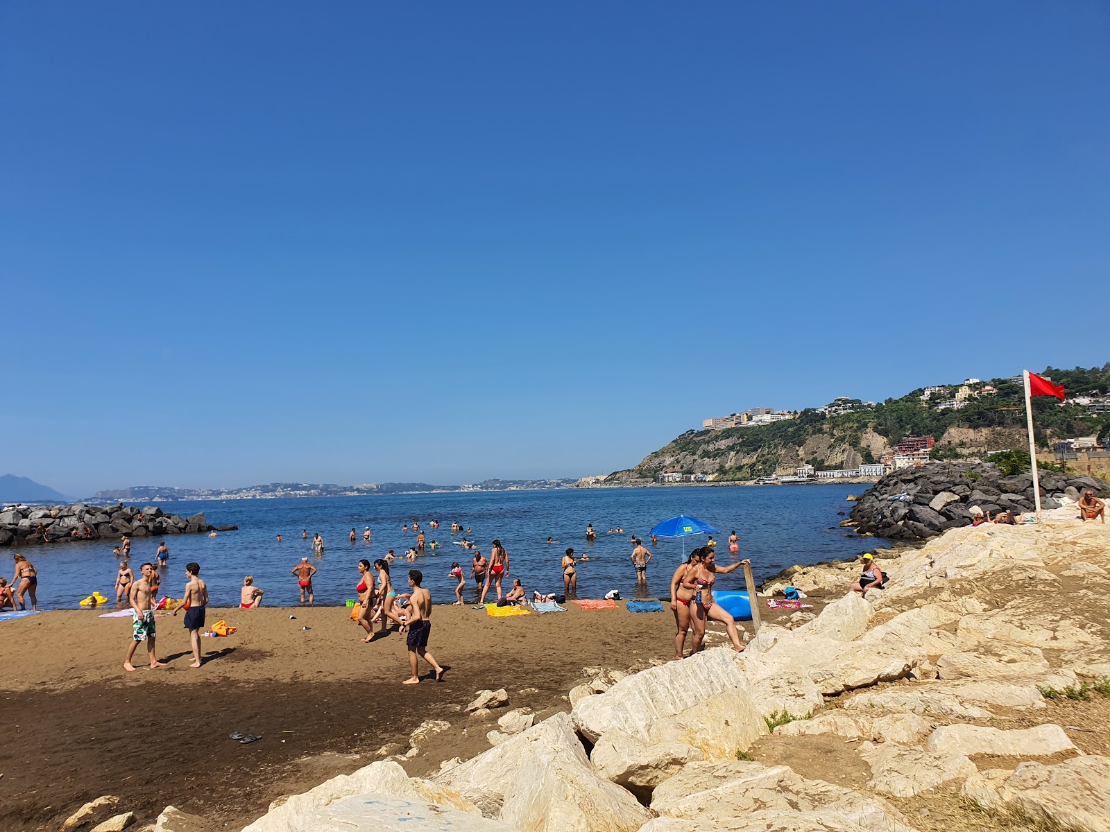 Foto van Spiaggia di Bagnoli voorzieningenruimte