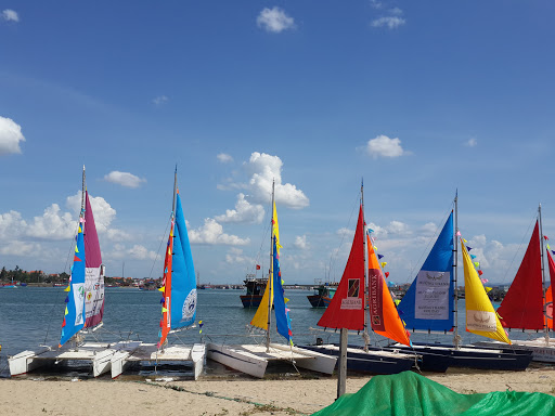 Thuyền Buồm Quảng Bình