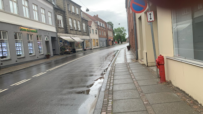 Anmeldelser af Ejendomsmæglerfirmaet John Ole Hansen i Nykøbing Falster - Ejendomsmægler