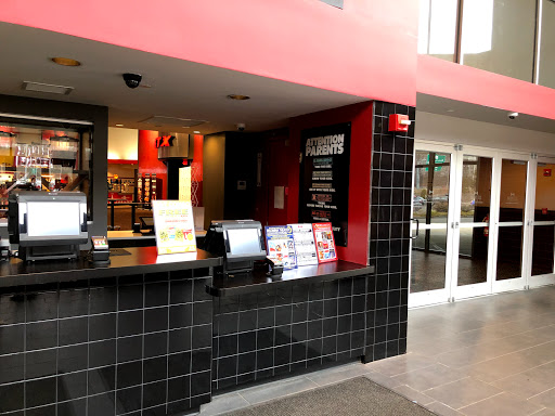 Movie Theater «Bow Tie Cinemas Marquis 16 & BTX Theater», reviews and photos, 100 Quarry Rd, Trumbull, CT 06611, USA