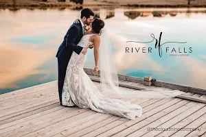 River Falls Venue & Lodges image