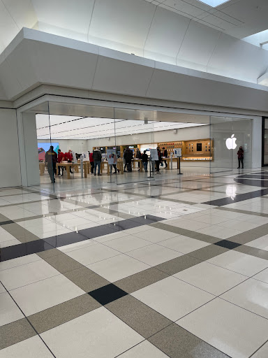 Computer Store «Apple Woodland», reviews and photos, 3195 28th St SE, Grand Rapids, MI 49512, USA