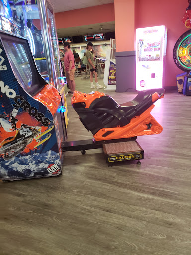Bowling Alley «Showtime Bowling Center», reviews and photos, 555 Macon Hwy, Athens, GA 30606, USA