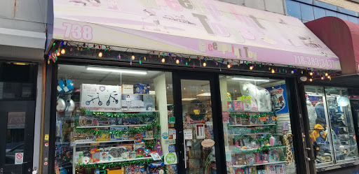 Toy Store «Greenpoint Toy Center», reviews and photos, 738 Manhattan Ave, Brooklyn, NY 11222, USA