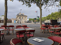 Atmosphère du Restaurant français Café des officiers à Paris - n°15