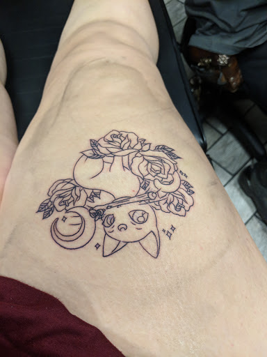 Tattoo Shop «Red Dragon Tattoo & Piercing», reviews and photos, 9242 Colerain Ave, Cincinnati, OH 45251, USA