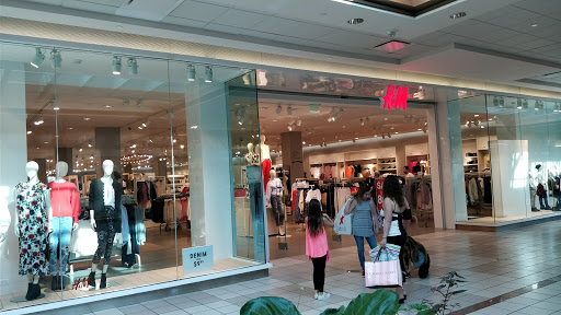 Shopping Mall «Boulevard Mall», reviews and photos, 730 Alberta Dr, Buffalo, NY 14226, USA