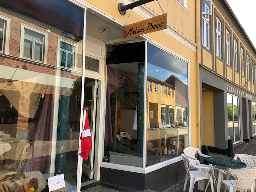 Madam Benn’s in Grenaa, Aars