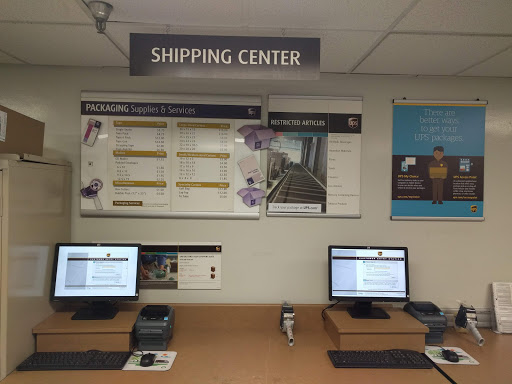 Shipping and Mailing Service «UPS Customer Center», reviews and photos, 5601 Eisenhower Ave, Alexandria, VA 22304, USA