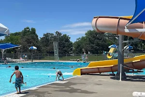 Gladstone Municipal Pool image