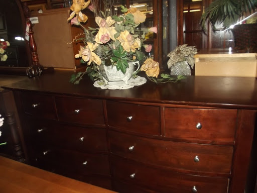 Junk Store «Family Thrift Store», reviews and photos, 1207 N Royal Ave, Front Royal, VA 22630, USA