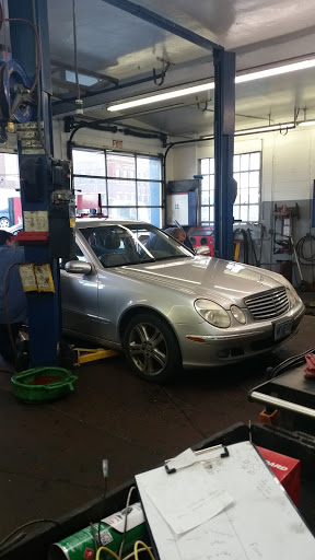 Auto Repair Shop «Bobs Automotive & Wrecker Service», reviews and photos, 211 Central Ave, Dover, NH 03820, USA