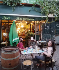 Atmosphère du Restaurant français Le Gevaudan d’aligre à Paris - n°1