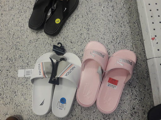 Clothing Store «Ross Dress for Less», reviews and photos, 2150 Southgate Rd, Colorado Springs, CO 80906, USA