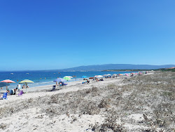 Sa Rocca Tunda beach'in fotoğrafı - rahatlamayı sevenler arasında popüler bir yer