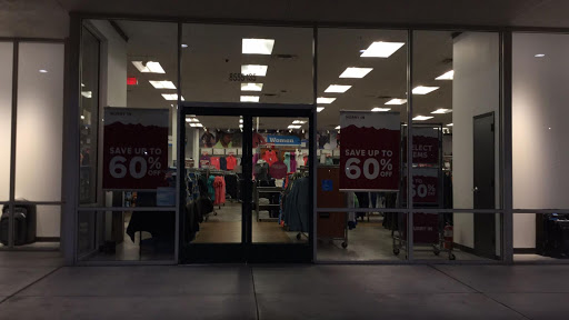 Sportswear Store «Columbia Sportswear Store - Gilroy, CA», reviews and photos, 681 Leavesley Rd d135, Gilroy, CA 95020, USA