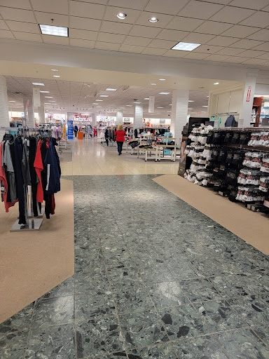 Shopping Mall «Oakwood Mall», reviews and photos, 4800 Golf Rd, Eau Claire, WI 54701, USA