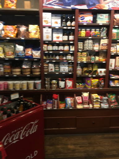 American Restaurant «Cracker Barrel Old Country Store», reviews and photos, 6055 Som Center Rd, Willoughby, OH 44094, USA