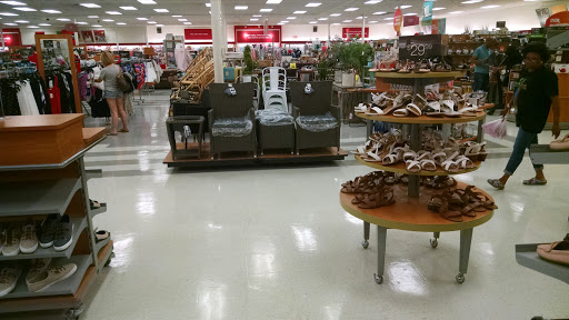 Department Store «T.J. Maxx», reviews and photos, 875 Queen St, Southington, CT 06489, USA