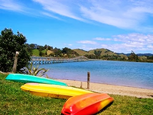 http://www.whananakiholiday.co.nz/