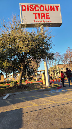 Discount Tire Store - Round Rock, TX, 3115 S Interstate 35, Round Rock, TX 78664, USA, 