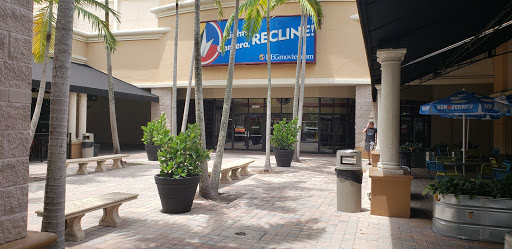 Movie Theater «Regal Cinemas Magnolia Place 16», reviews and photos, 9645 Westview Dr, Coral Springs, FL 33076, USA