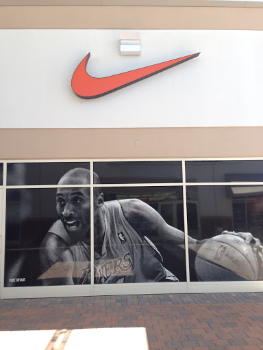 Clothing Store «Nike Factory Store», reviews and photos, 2950 I-20 Frontage Rd #755, Grand Prairie, TX 75052, USA