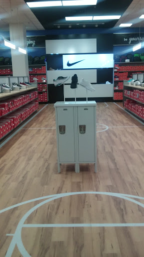 Shoe Store «Shoe Carnival», reviews and photos, 511 S Plano Rd, Richardson, TX 75081, USA