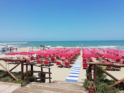 Spiaggia di Foce Varano'in fotoğrafı biraz temiz temizlik seviyesi ile