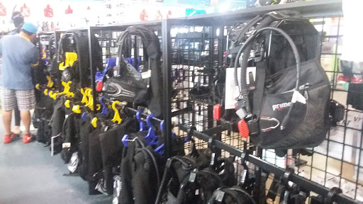 Dive Shop «Divers Direct», reviews and photos, 180 Gulf Stream Way, Dania Beach, FL 33004, USA