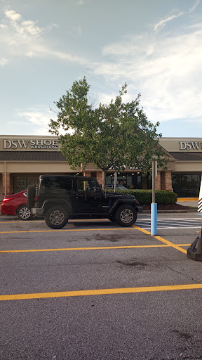 Shoe Store «DSW Designer Shoe Warehouse», reviews and photos, 4741 Ashford Dunwoody Rd, Dunwoody, GA 30338, USA