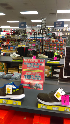 Sporting Goods Store «Big 5 Sporting Goods», reviews and photos, 510 Contra Costa Blvd, Pleasant Hill, CA 94523, USA