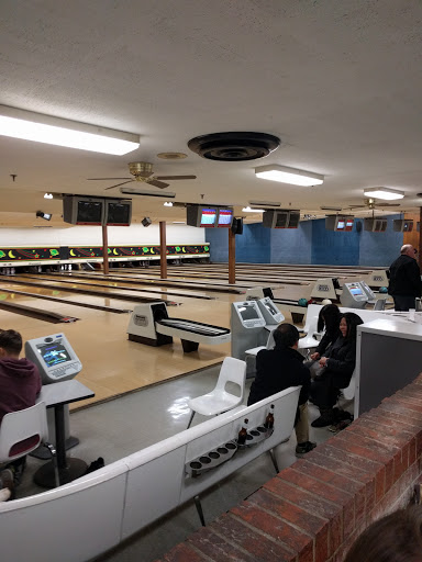 Bowling Alley «Wood Dale Bowl», reviews and photos, 155 E Irving Park Rd, Wood Dale, IL 60191, USA