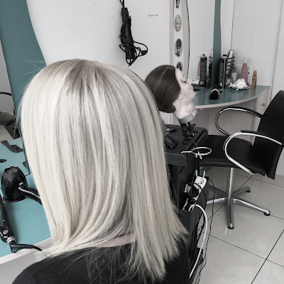 Djamila Coiffure prothésiste ongluaire à Claye-Souilly