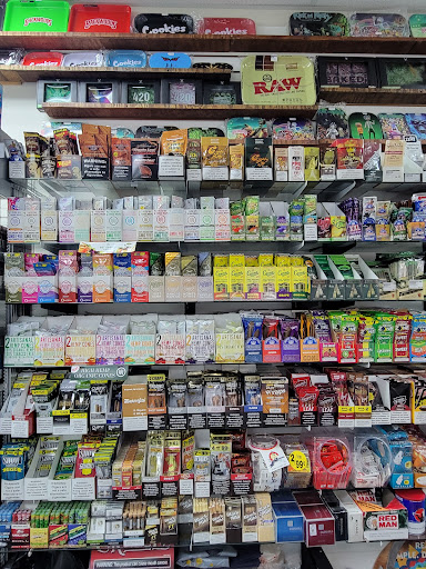 Tobacco Shop «Habits Vape & Smoke shop», reviews and photos, 8391 Folsom Blvd, Sacramento, CA 95826, USA