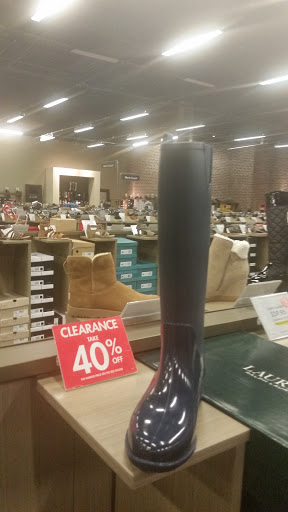 Shoe Store «DSW Designer Shoe Warehouse», reviews and photos, 17100 Southcenter Pkwy, Tukwila, WA 98188, USA