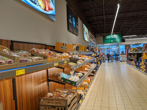 Supermarket «ALDI», reviews and photos, 4222 W Gate City Blvd, Greensboro, NC 27407, USA