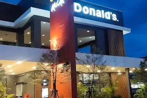 McDonald's phaholyothin rangsit image