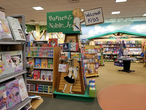 Book Store «Barnes & Noble», reviews and photos, 4015 Medina Rd, Akron, OH 44333, USA