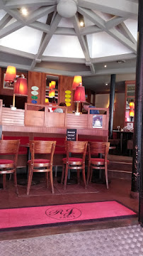 Atmosphère du Restaurant français Brasserie Cosmo à Paris - n°9