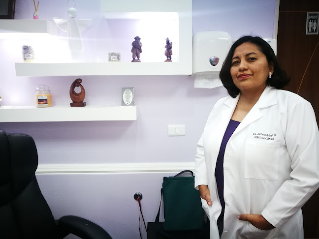 Dra. Adriana Quinga, Geriatra - Médico