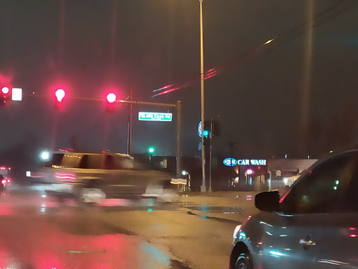Car Wash «Lake Cook Auto Wash & Detail», reviews and photos, 2370 N Hicks Rd, Palatine, IL 60074, USA