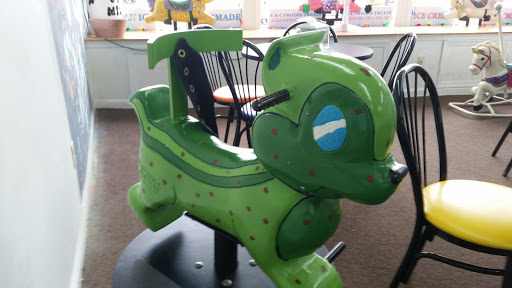 Ice Cream Shop «C&C Frozen Treats», reviews and photos, 409 E Main St, Front Royal, VA 22630, USA