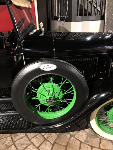 Furniture Store «Stacy Furniture & Design», reviews and photos, 1900 S Main St, Grapevine, TX 76051, USA