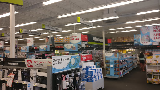 Office Supply Store «Staples», reviews and photos, 7500 W Commercial Blvd, Lauderhill, FL 33319, USA