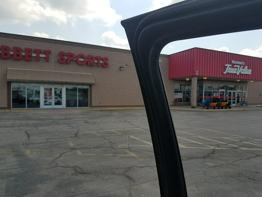 Shoe Store «Hibbett Sports», reviews and photos, 2801 W Main St e, Independence, KS 67301, USA