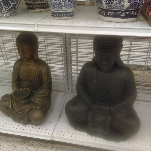 Clothing Store «Ross Dress for Less», reviews and photos, 1700 Norman Dr, Valdosta, GA 31601, USA